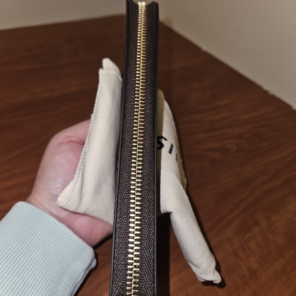 LOUIS VUITTON ZIPPERED WALLET - Picture 6 of 14
